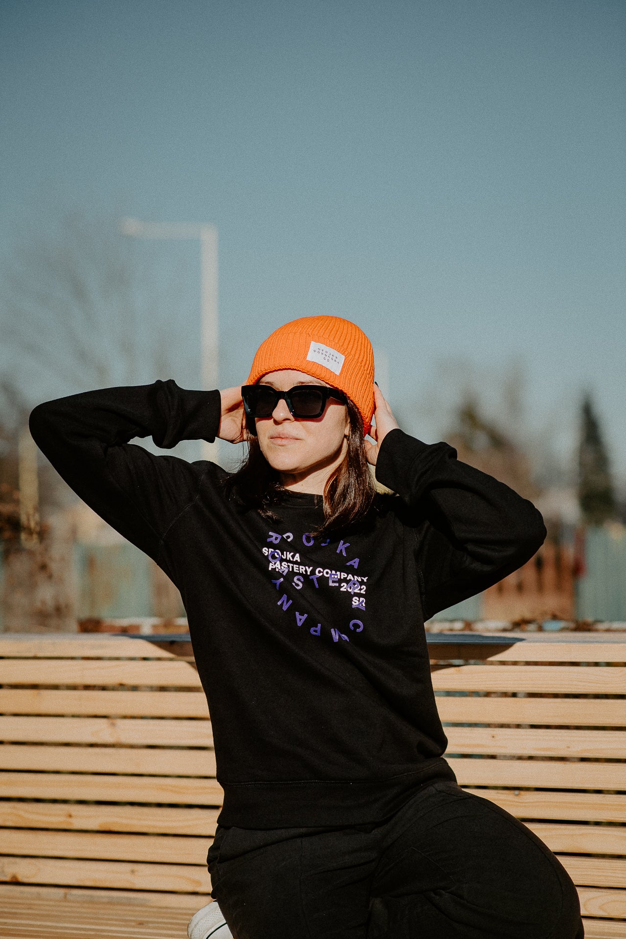 Notched cap