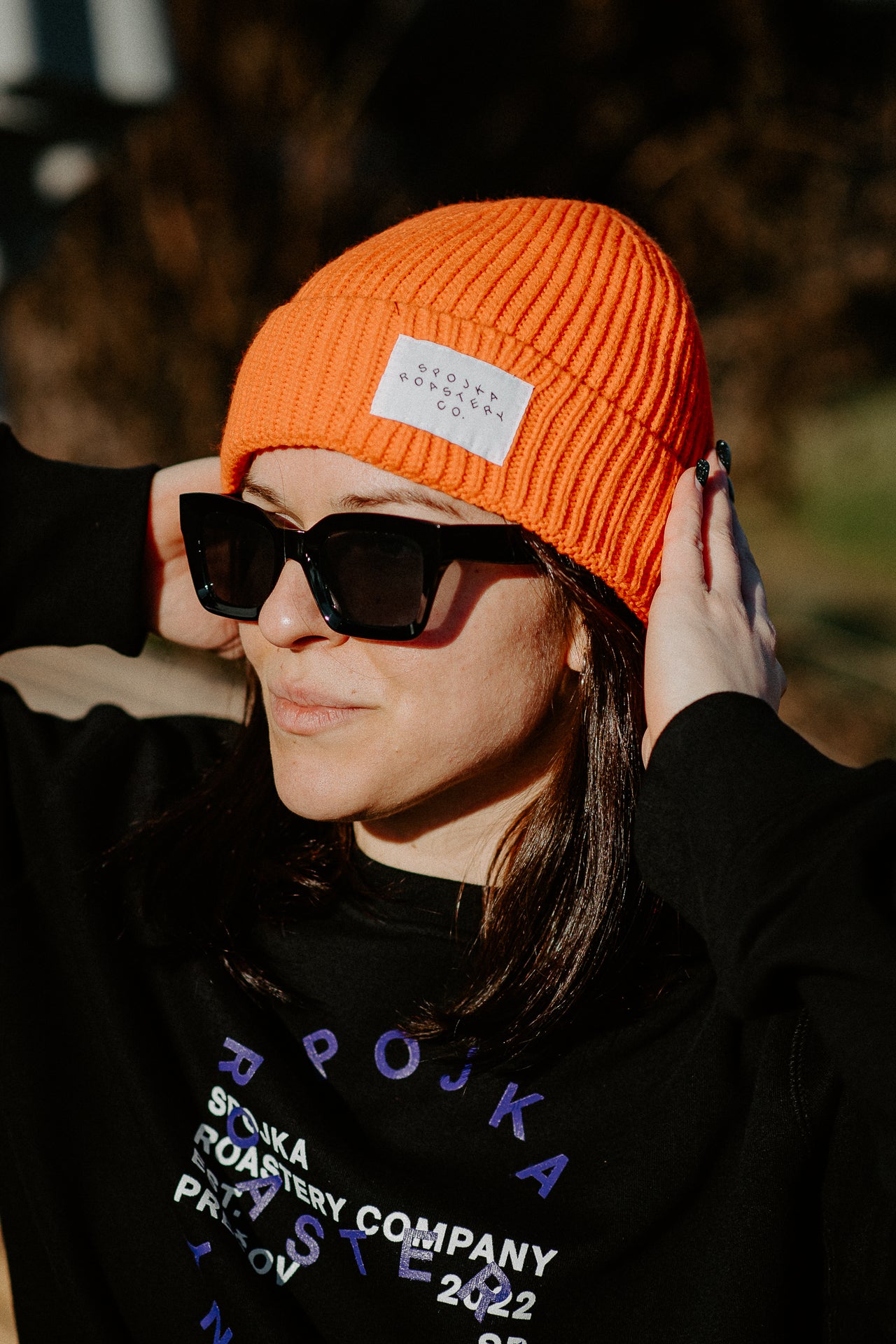 Notched cap