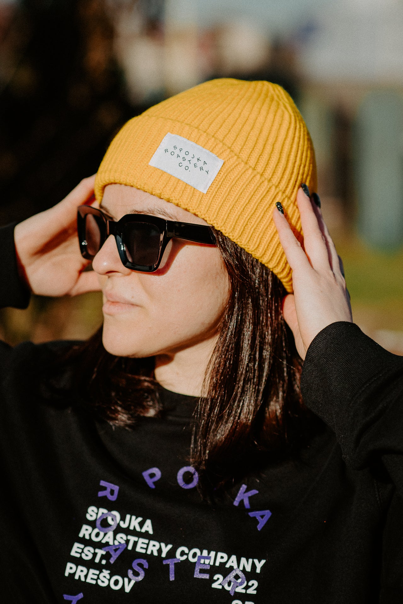 Notched cap