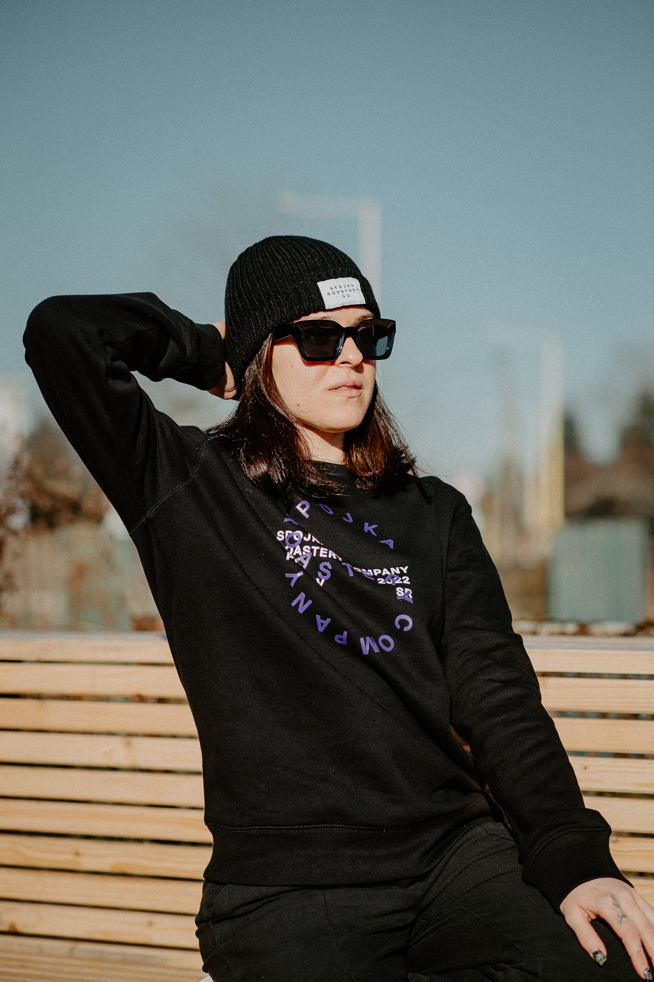 Notched cap