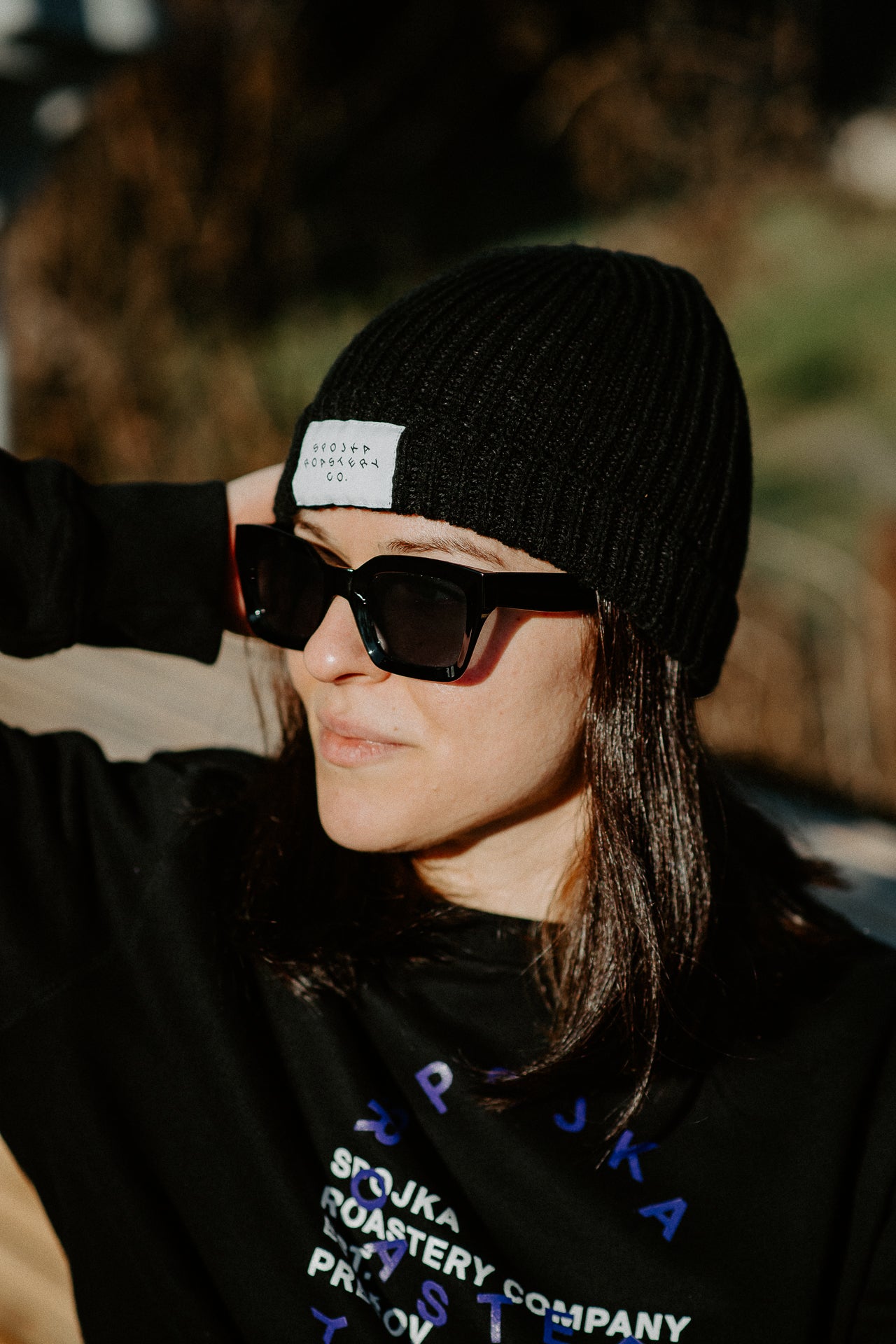 Notched cap